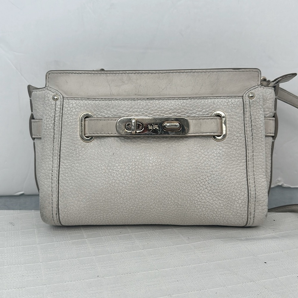 COACH Swagger Pebbled Leather Crossbody Bag Purse White Ivory Chalk 53032
